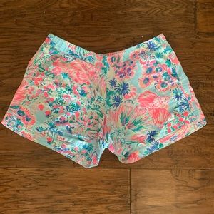 Lilly Pulitzer run around shorts 🌸